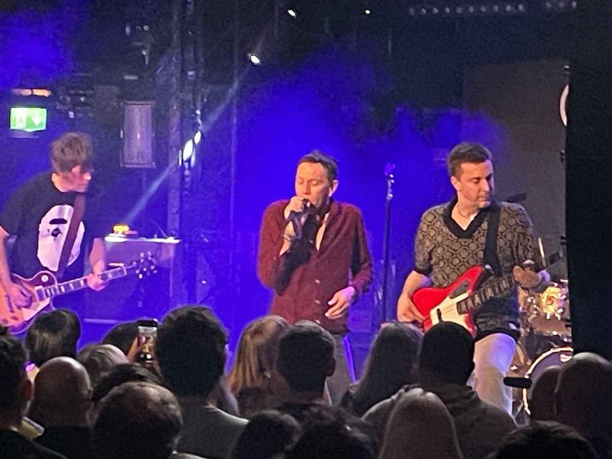 CaplinBK's tweet photo. Massive congratulations to @shedseven on their second number one album this year!! Can’t wait to see all the copies of Liquid Gold we’ve ordered when we get back from holiday…! @Ricktw1tter #LiquidGold #ShedSeven #Number1album https://t.co/HAAiGW44Aj