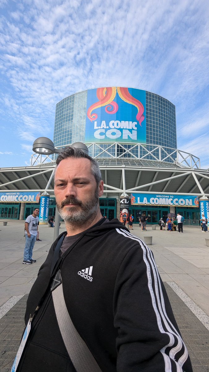 Guess where I am!  Just happened to work out going to the Los Angeles Comic Con . I'll be in Artist Alley
 table K46 . Come and find me!