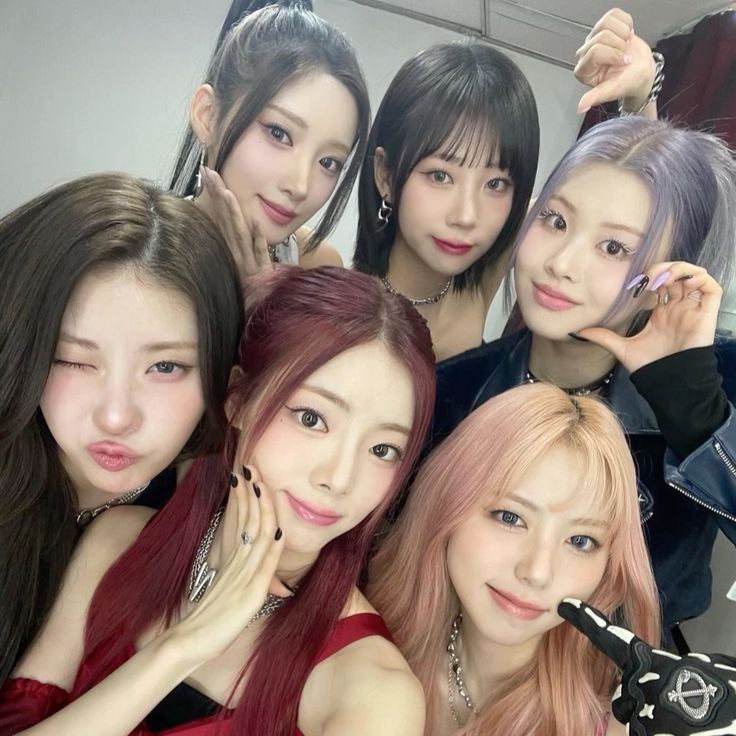 — an introduction to Purple Kiss! ♡

since purple kiss' comeback is now confirmed, heres an informational thread to learn more about our girls!! 

PURPLE KISS IS COMING
#퍼플키스 #PURPLE_KISS 
<a href="/RBW_PURPLEKISS/">퍼플키스 (PURPLE KISS)</a>