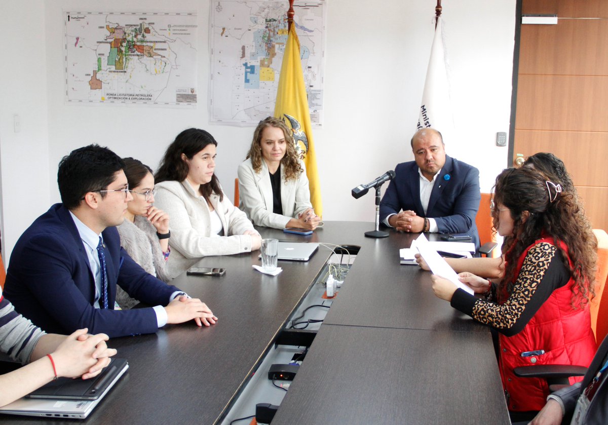ViceminEnergia's tweet photo. 📍[AGENDA]
📌 La viceministra de Hidrocaburos, Cristina Mogollón, presidió el acto de suspcripción del Contrato de Implementación del Sistema de Gestión Integral de Información del Sector de Hidrocarburos e Infraestructura Asociada -BIPE 4.0-, con el Consorcio IKM-INFORPETROL. https://t.co/JCkJZAyv9I