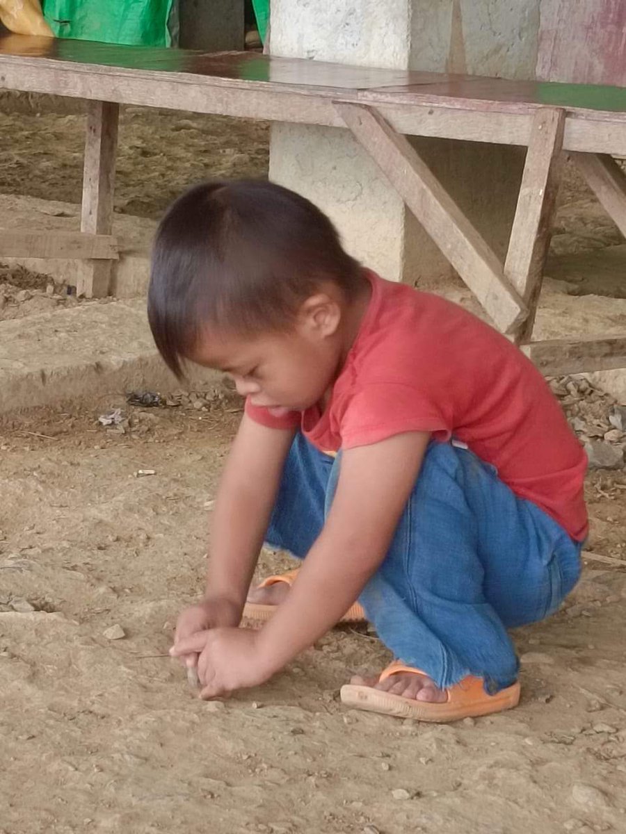 RusselKhongsai's tweet photo. Why should this innocent boy and hundreds more have to lose their homes and stay in relief camps this long (17 months) without education/hope? It is painful to see. 
#ManipurTapes #Kukiland
@PMOIndia @HMOIndia @EduMinOfIndia @SCofIndia @the_hindu @thewire_in @UNICEF @htTweets https://t.co/MLlqgDmOQK