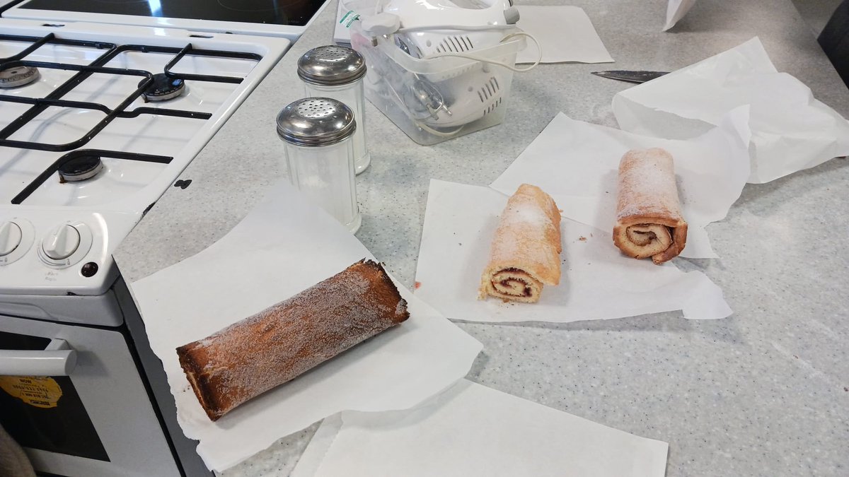 AlloaEASN's tweet image. Pine Class have been hard at work developing their cooking skills and working towards National 4 units! Today, they focused on whisking and other essential techniques. We are so proud of their progress and teamwork! #CookingSkills #National4 #proud @AlloaAcademyHE @AlloaAcademy