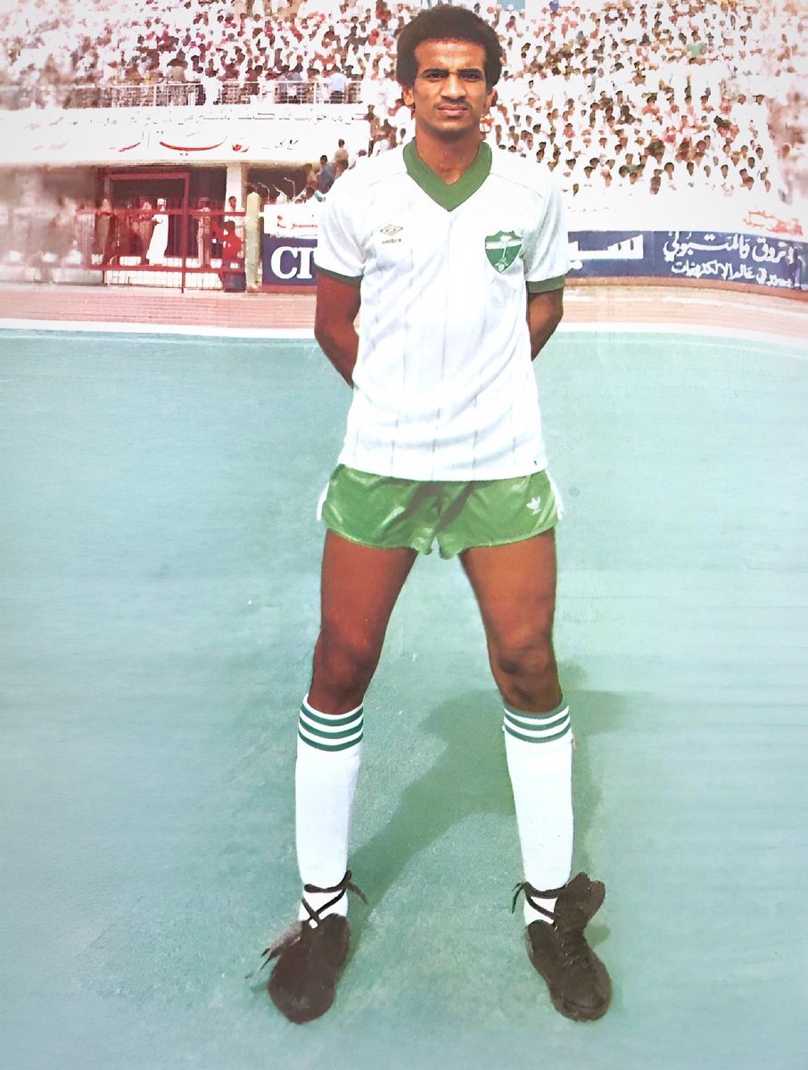 لوعندنا واحد مثله بهذا الزمان كان تحضر مبارة الهلال وانت مطمن...حسام ابوداوود..مهاجم راس حربه صريح...مايعرف غير مرمى الخصوم...