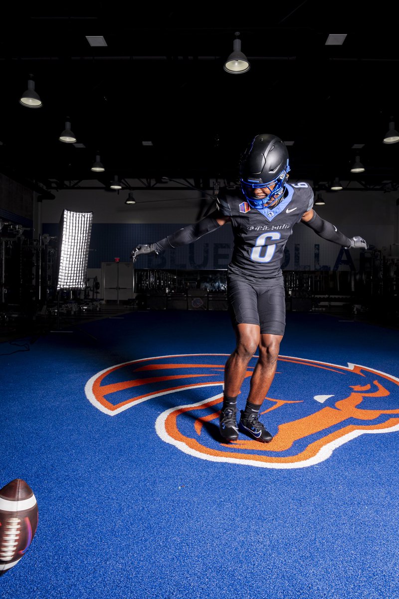COMMITED! ALL GLORY TO THE ONE MOST HIGH💙🧡 <a href="/Crutch24Tony/">Tony Crutchfield</a> <a href="/BroncoSportsFB/">Boise State Football</a> <a href="/latsondheimer/">eric sondheimer</a> <a href="/GregBiggins/">Greg Biggins</a> <a href="/PGregorian/">Paul Gregorian</a> <a href="/RCHSCougarsFB/">RCHS Football</a> <a href="/MohrRecruiting/">Brian Mohr</a> <a href="/BrandonHuffman/">Brandon Huffman</a> <a href="/ballerselite/">Lamar Mickey, Ed.D.</a> <a href="/Coach_SD/">Spencer Danielson</a>