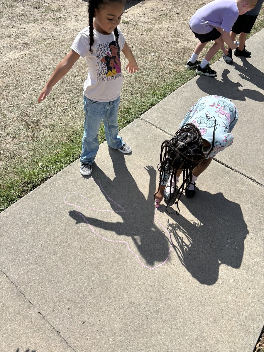 Kaleigh Murski (@missmurski) on Twitter photo Learning about light and shadows! Today we traced a friend’s shadow outside with chalk😀 My students had so much fun doing this! <a href="/HumbleISD_OFE/">Oak Forest Elementary</a> <a href="/Humble_Science/">Humble ISD Elementary Science</a> <a href="/BeSmart_OFE/">Brooke Smart</a> #AllMeansAll Learning about light and shadows! Today we traced a friend’s shadow outside with chalk😀 My students had so much fun doing this! <a href="/HumbleISD_OFE/">Oak Forest Elementary</a> <a href="/Humble_Science/">Humble ISD Elementary Science</a> <a href="/BeSmart_OFE/">Brooke Smart</a> #AllMeansAll
