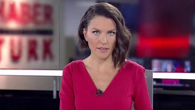 🗣️Spiker Ece Üner:

“Bugün 2 kız, boğazı kesilerek öldürüldü, surlardan aşağı atıldı. Atan, uyuşturucu etkisinde bir katildi!

2 erkek, bir kıza sokak ortasında herkesin gözünün içine baka baka tecavüz etmeye yeltendi.

Beka sorunu mu dediniz?”