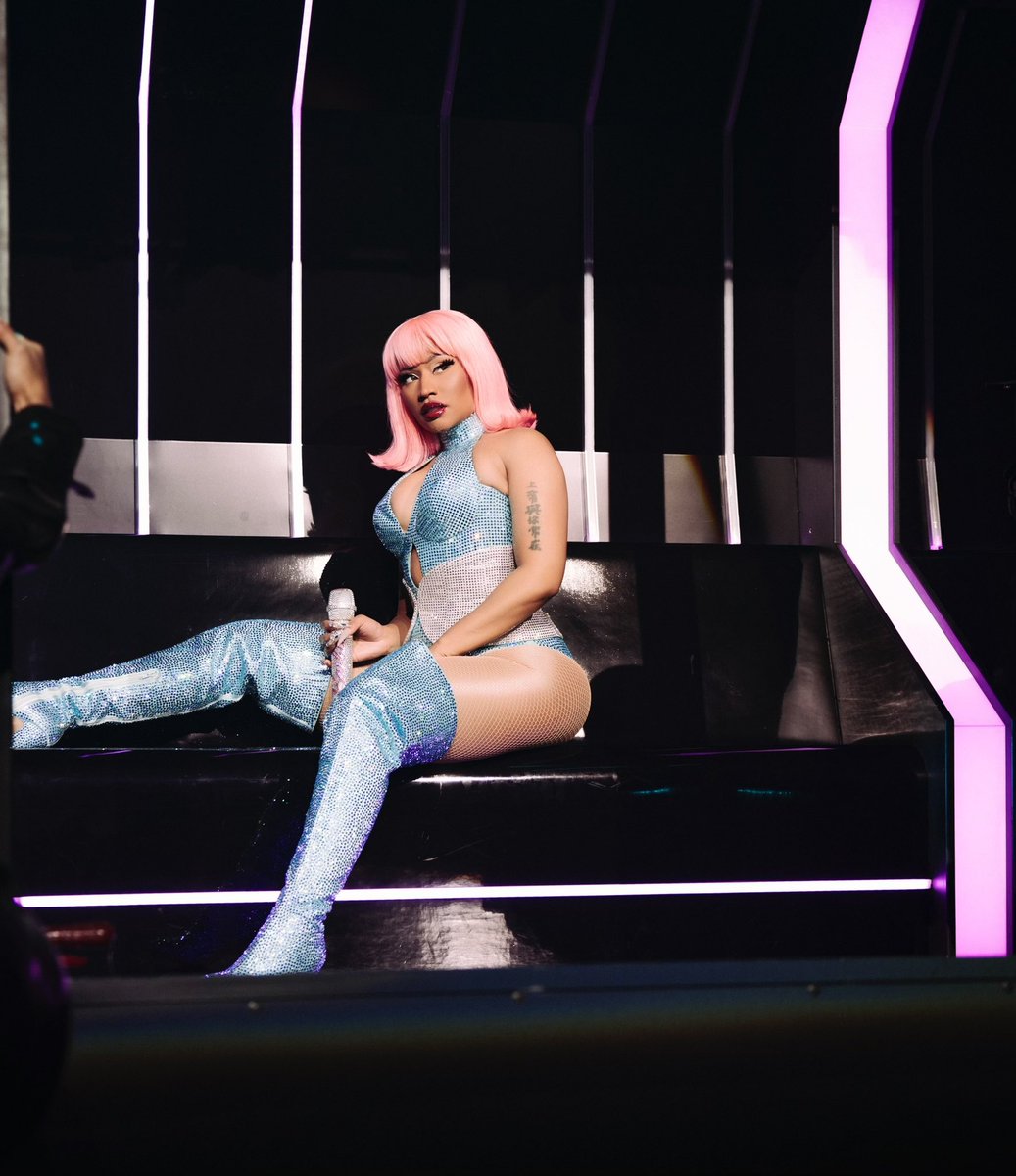 NICKIMINAJ's tweet image. #GagCityStLouis