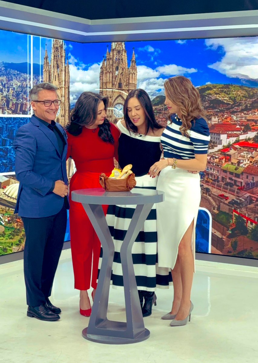 Alberto Astudillo B. (@avastudillo) on Twitter photo Disfruta <a href="/ale_boada/">Ale BoadaTA</a> querida de #MasterChefCelebrity 🇪🇨
“No olvides la cebolla 🧅 “ 🤪🤪
<a href="/Hellenquinonez/">Hellen Quiñonez</a> @gabygalarragav @AndreSamaniego_ Disfruta <a href="/ale_boada/">Ale BoadaTA</a> querida de #MasterChefCelebrity 🇪🇨
“No olvides la cebolla 🧅 “ 🤪🤪
<a href="/Hellenquinonez/">Hellen Quiñonez</a> @gabygalarragav @AndreSamaniego_