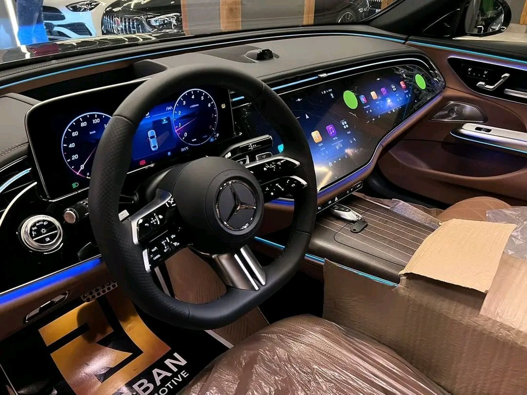 Autolux14's tweet photo. Mercedes Benz E200
#supercar #carsracing #luxurycar
#MercedesBenz #BMW https://t.co/PYhMOMSLEo