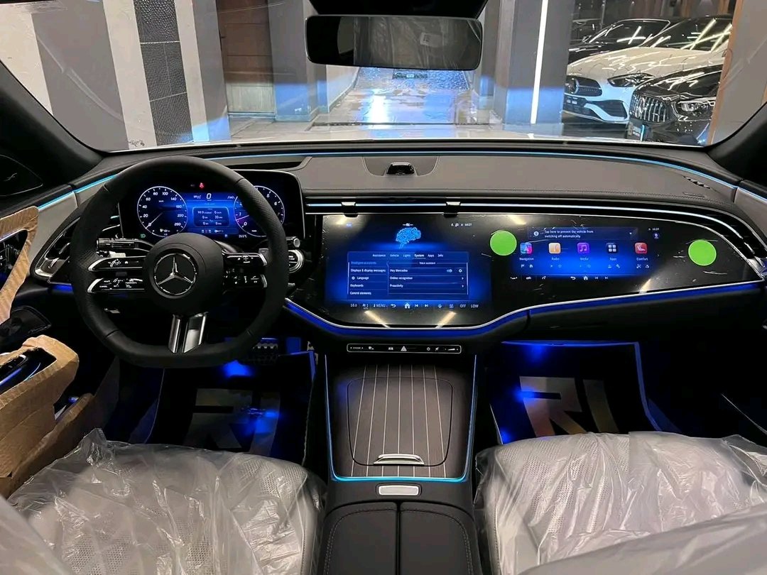 Autolux14's tweet photo. Mercedes Benz E200
#supercar #carsracing #luxurycar
#MercedesBenz #BMW https://t.co/PYhMOMSLEo
