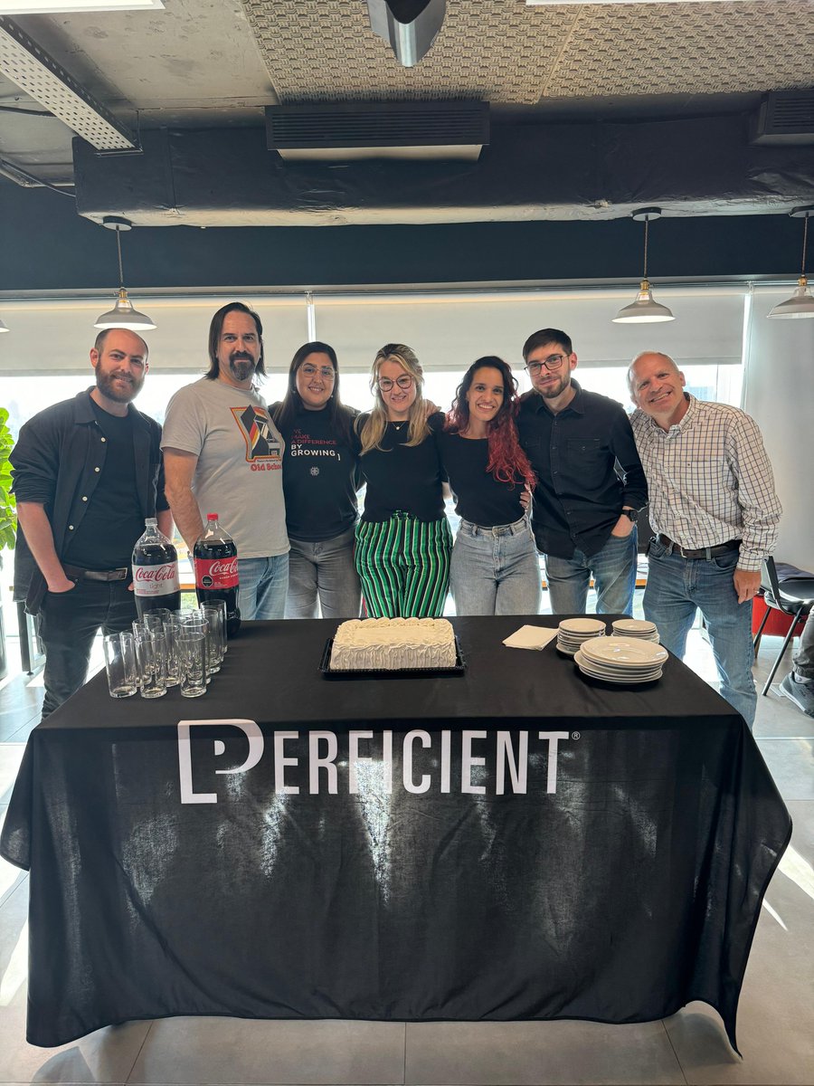 PerficientLATAM's tweet image. 🎉 ¡En @PerficientLATAM celebramos los cumpleaños con mucha alegría! 🎂

Nos encanta festejar a nuestros compañeros y agradecerles por ser parte de nuestra familia. ¡Que nunca falten las sonrisas y las felicitaciones en su día especial! 🥳🎶

#LifeAtPerficient #PerficientCulture