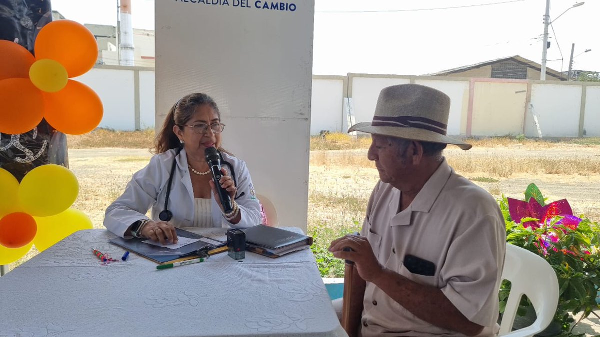 IESS_Manabi's tweet photo. #IESSteInforma I En el marco del Día del #AdultoMayor 👴🏻👵🏼, el Centro Salud A Los Esteros festejó a los integrantes del Programa de Envejecimiento Activo con actividades informativas y de esparcimiento.

Priorizamos la salud de nuestros jubilados. ✅ https://t.co/HGoySBR1FW