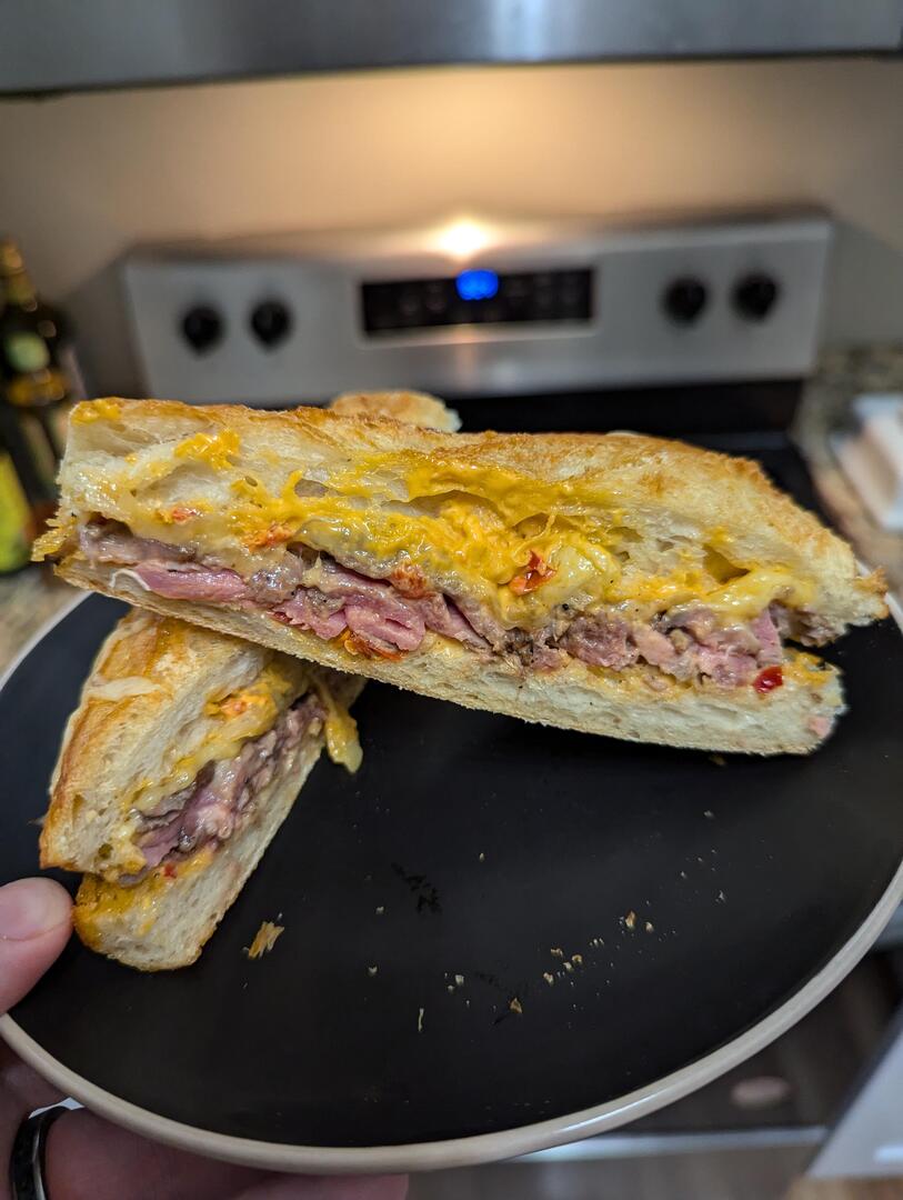 homevsfastfood's tweet photo. [Homemade] Leftover NY strip, calabrian mayo, sharp cheddar, on sourdough baguette 
👉 https://t.co/J4kfnLdrNE
#Homemade #NYStrip #CalabrianMayo #SharpCheddar #SourdoughBaguette #homecooking #food #recipes #foodpic #foodie #foodlover #cooking #hungry #goodfood #homecookingvsfas… https://t.co/ANi2A2ZVcO