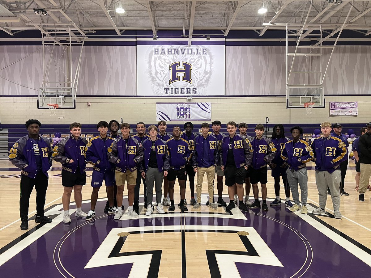 Congratulations on receiving jackets to the Hahnville Tiger Lettermen from the 2023 season..