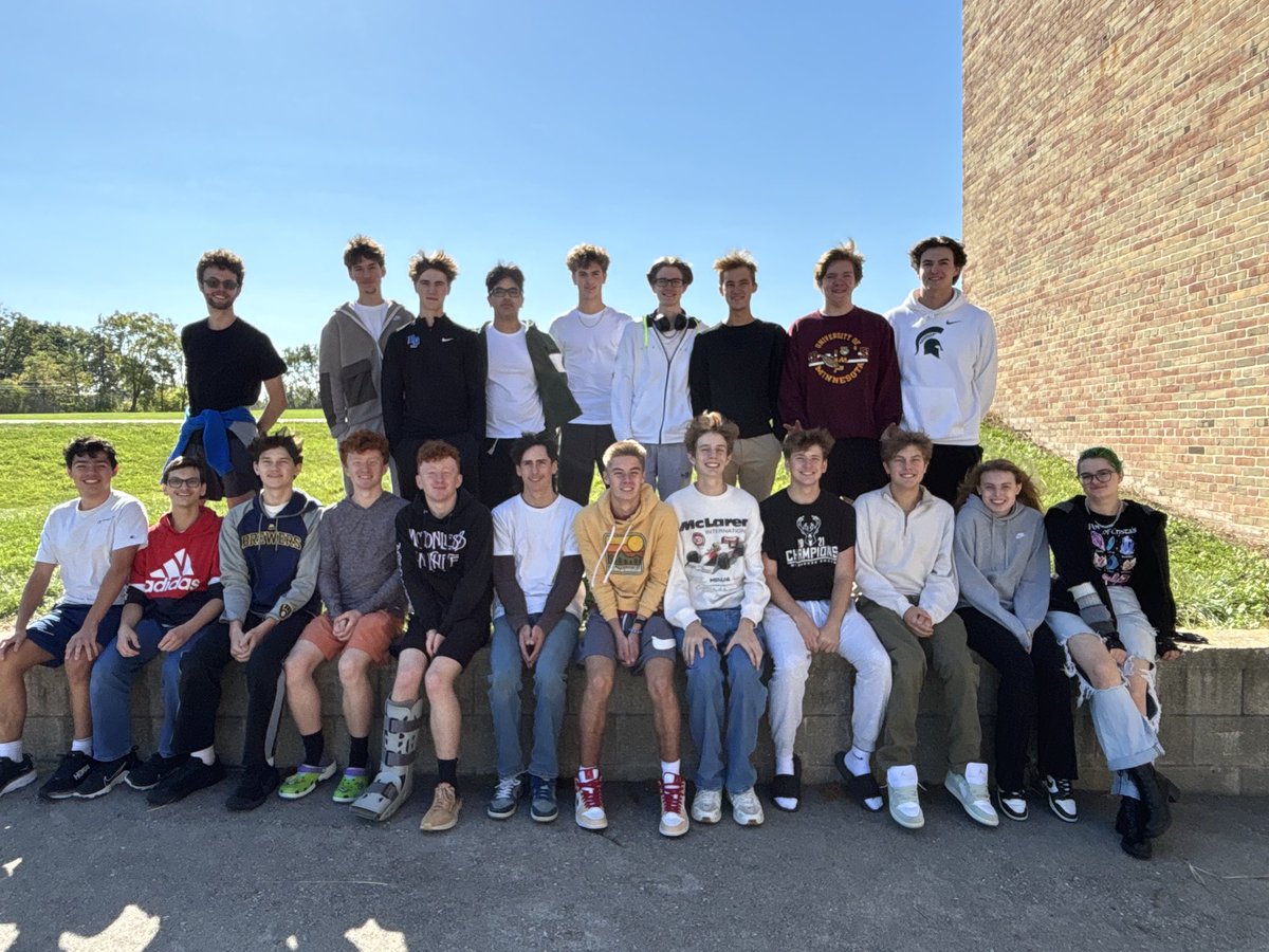 AVID_BCHS's tweet image. Super proud of this AVID Class of 2025 - three years of determination together. Now applying to colleges with so many options…so exciting! It’s going to be a great year! ✨