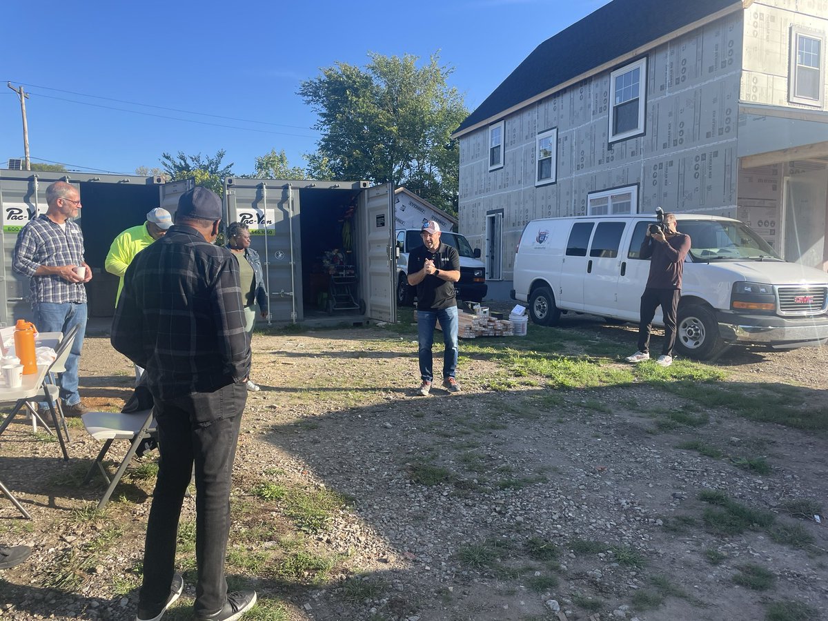 Kate Warren tweet media