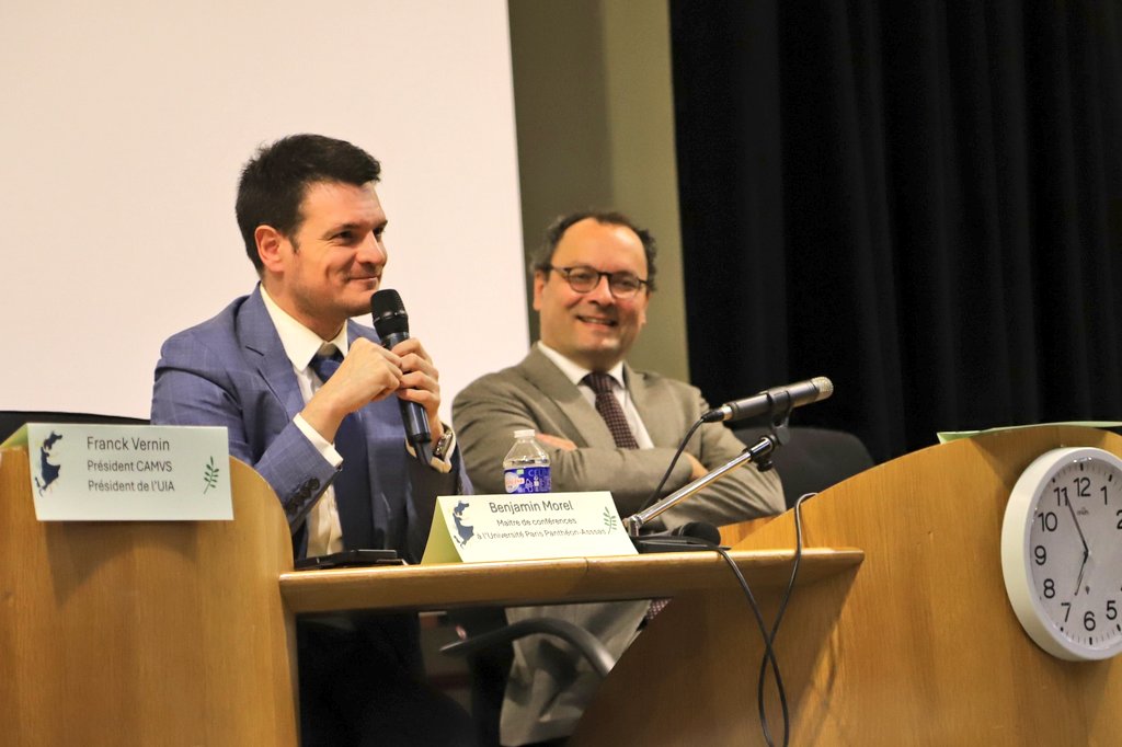 Melun Val de Seine (@agglomvs) on Twitter photo Sujet d'actualité, Le Parlement dans la crise, par le politologue Benjamin Morel, la 1ere conference de la saison de l'Université Inter-âges. 
Franck Vernin, Président de la CAMVS en a donné le coup d'envoi, avec Quentin Epron, Vice-président de l'Université Panthéon Assas . Sujet d'actualité, Le Parlement dans la crise, par le politologue Benjamin Morel, la 1ere conference de la saison de l'Université Inter-âges. 
Franck Vernin, Président de la CAMVS en a donné le coup d'envoi, avec Quentin Epron, Vice-président de l'Université Panthéon Assas .