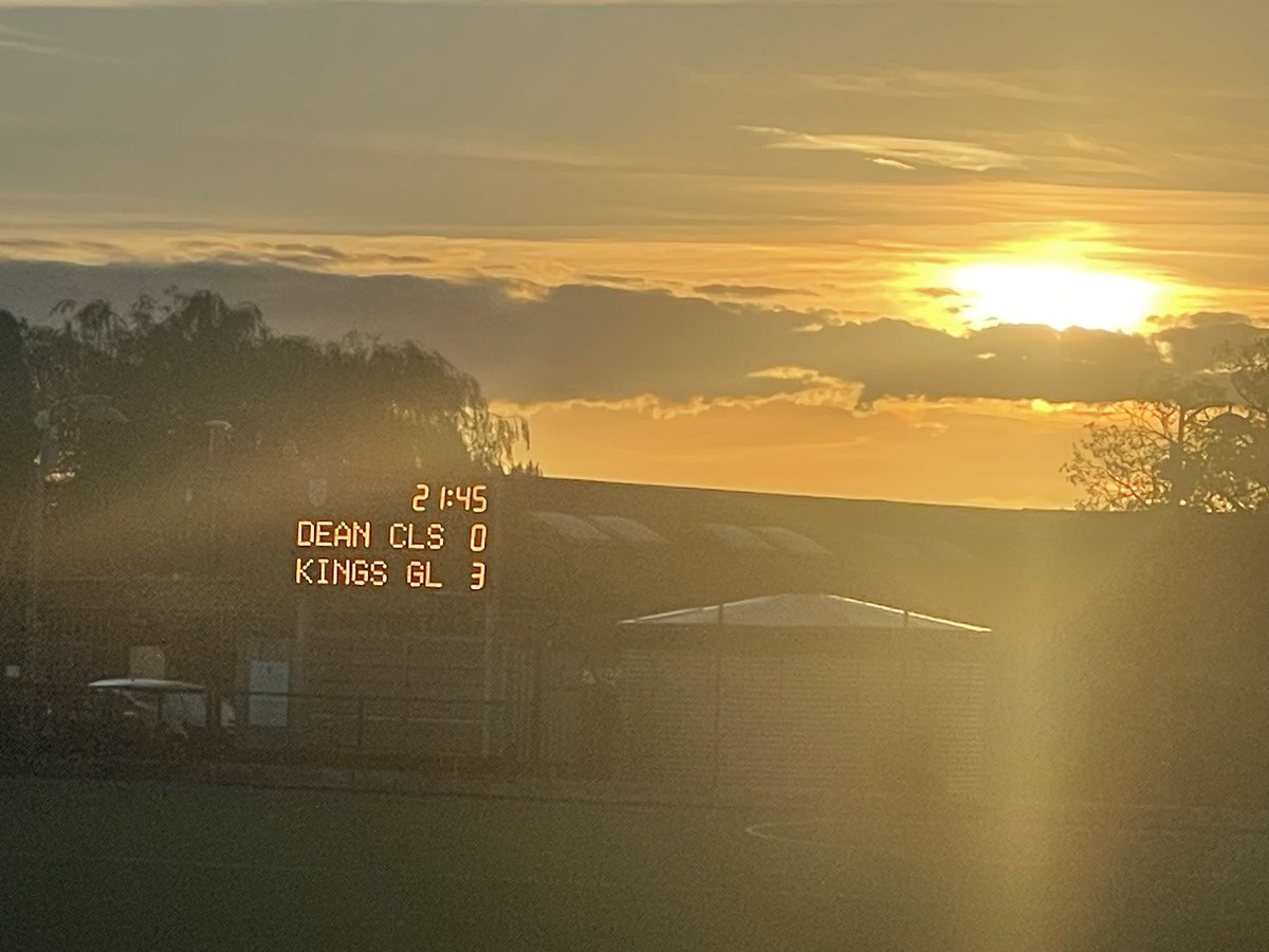 Congratulations to the U14 XI on their impressive win in the Tier 1 Cup against Dean Close! A brilliant team effort and some incredible goals. Looking forward to the next round! 🏑💪 #KingsHockey
