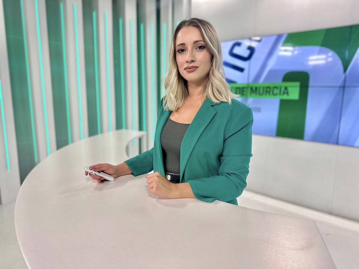 Popular TV Murcia (@populartvmurcia) on Twitter photo 📌 Titulares de la jornada en la Región de Murcia:
➡️ Reunión de López Miras con Sánchez
➡️ Protesta de estudiantes de Bachiller
➡️ Presentación de Fruit Attraction
➡️ Policía Nacional celebra su patrón
🖥 Arranca #NTRM 20:00, con <a href="/Nereeagm/">Nerea García Maestre</a> 📌 Titulares de la jornada en la Región de Murcia:
➡️ Reunión de López Miras con Sánchez
➡️ Protesta de estudiantes de Bachiller
➡️ Presentación de Fruit Attraction
➡️ Policía Nacional celebra su patrón
🖥 Arranca #NTRM 20:00, con <a href="/Nereeagm/">Nerea García Maestre</a>