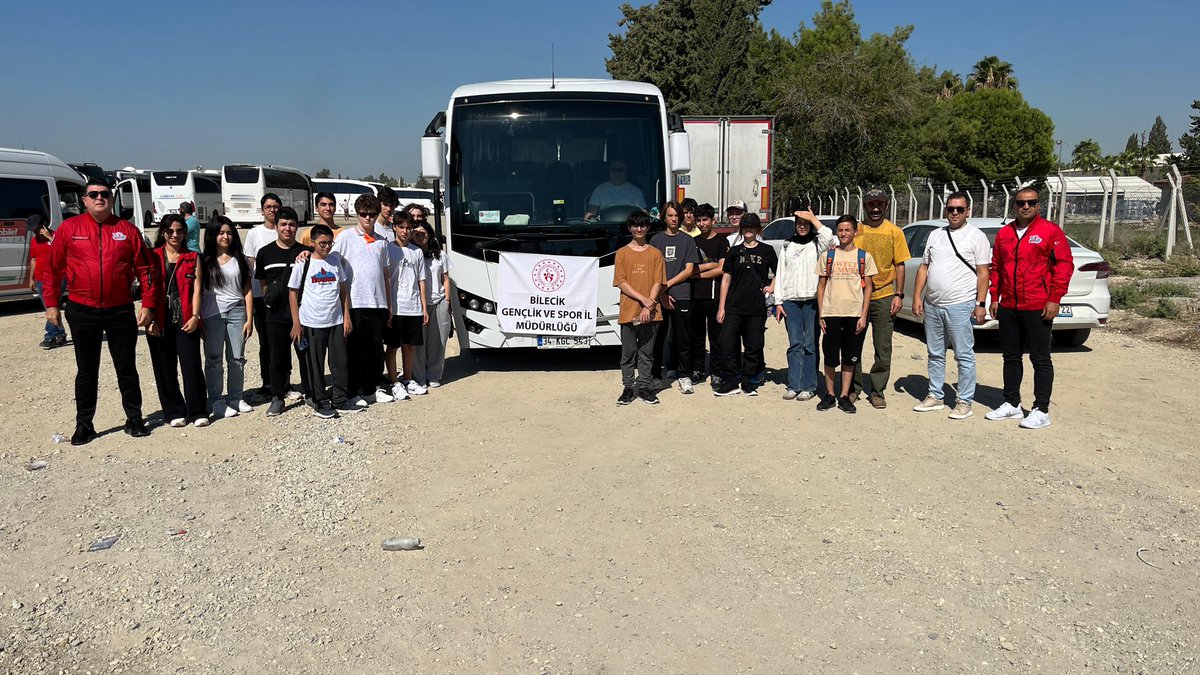 GSB_BilecikGM's tweet photo. Hayal eden, geliştiren, üreten #TEKNOFEST gençliği ile #TürkiyeHızlanıyor🚀🚀🚀

Bilecik Gençlik Merkezi olarak Deneyap öğrencilerimizle birlikte,Adana Şakirpaşa Havaalanında gerçekleştirilen Türkiye’nin en büyük teknoloji festivali TEKNOFEST 2024'te yerimizi aldık.🇹🇷🇹🇷🇹🇷

#GSBGM https://t.co/K8gMeTUuUq