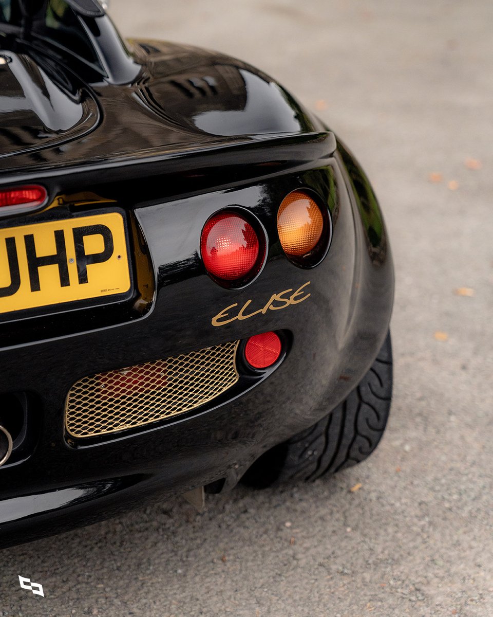 collectingcars_'s tweet photo. This Lotus Elise S1 is a communicative lightweight sports car in limited-edition ‘Type 79 John Player Special’ guise.
📍LIVE NOW - Shepshed, Leicestershire, United Kingdom
https://t.co/Ttt9RdftTj
#CollectingCars #Lotus #Elise #EliseS1 #JPS https://t.co/MqOQG5wofK