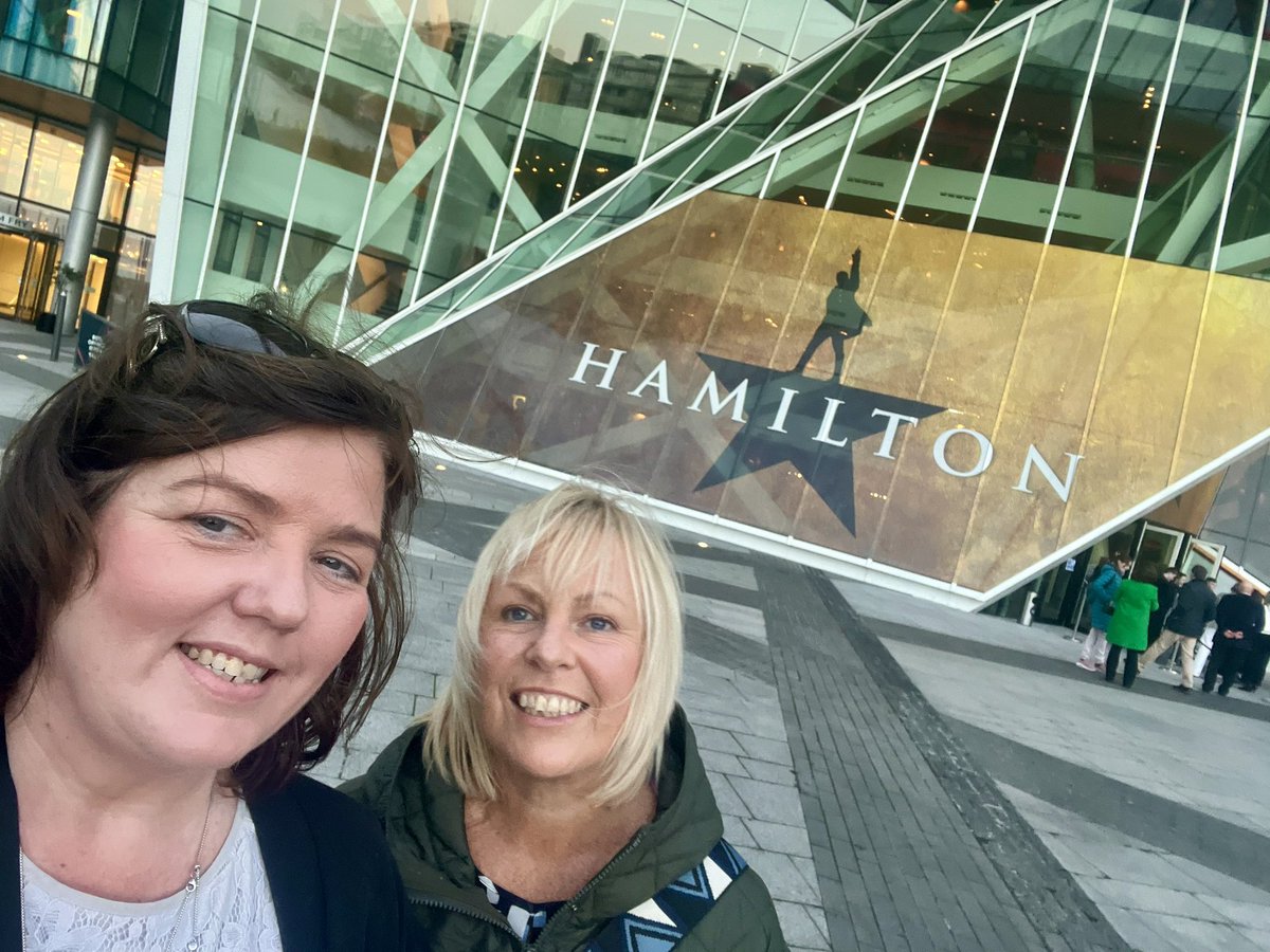 Irishdazzy's tweet image. Enjoyed @HamiltonMusical show at @BGETheatre with my sister in law Aine on wed evening Great having isl interpreters @VanessaOConnel9  dawn Kelly - #islaccess #greatshow