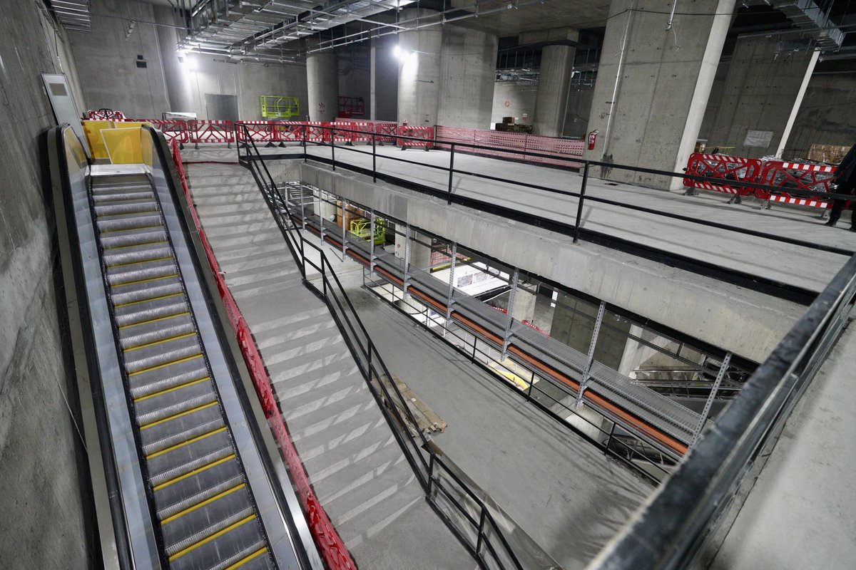 ekrem_imamoglu's tweet photo. Metro atılımı devam ediyor. 

Genel Başkanımız Sayın Özgür Özel ile Ümraniye Ataşehir Göztepe Metrosu’nda incelemelerde bulunduk. Bu hattımız Anadolu Yakası’nın ulaşımda can damarı olacak, entegre hattımızı gelecek yıl açıyoruz.