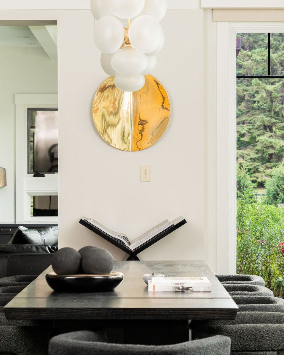 homeandtexture's tweet photo. 🌿✨ Meet Tiffany Thompson, the visionary interior designer transforming spaces with warmth, elegance, and a dash of modern flair.
Ready to elevate your space? Discover her creative genius in the latest feature—link in bio!
📸: Kaniya Rogers // #InteriorDesign #HomeAndTexture https://t.co/fya0ljLkrb