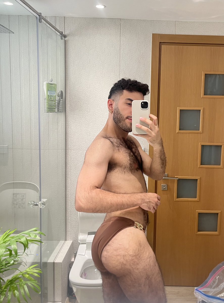 Happy flirty 30 to me! Here’s some cake a a gift to you all! 🥳🎂🤪✨