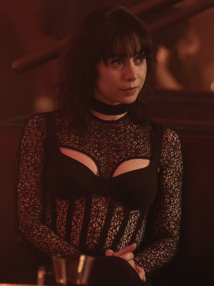 dcusupergirl's tweet image. I watch The Penguin for the plot

The Plot: