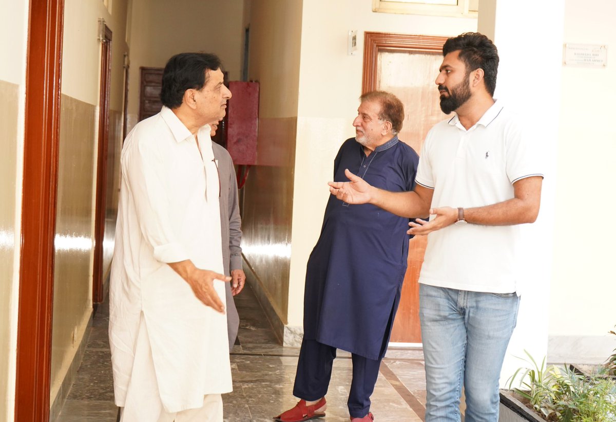 SDK_CD's tweet image. Visit by Altaf Hamid Rao, Station Chief Reporter of the Associated Press of Pakistan, to KORT Educational Complex

During the visit, Mr. Rao toured various departments and commended the exceptional work being done for underprivileged children.

#visit #work #press #pakistan