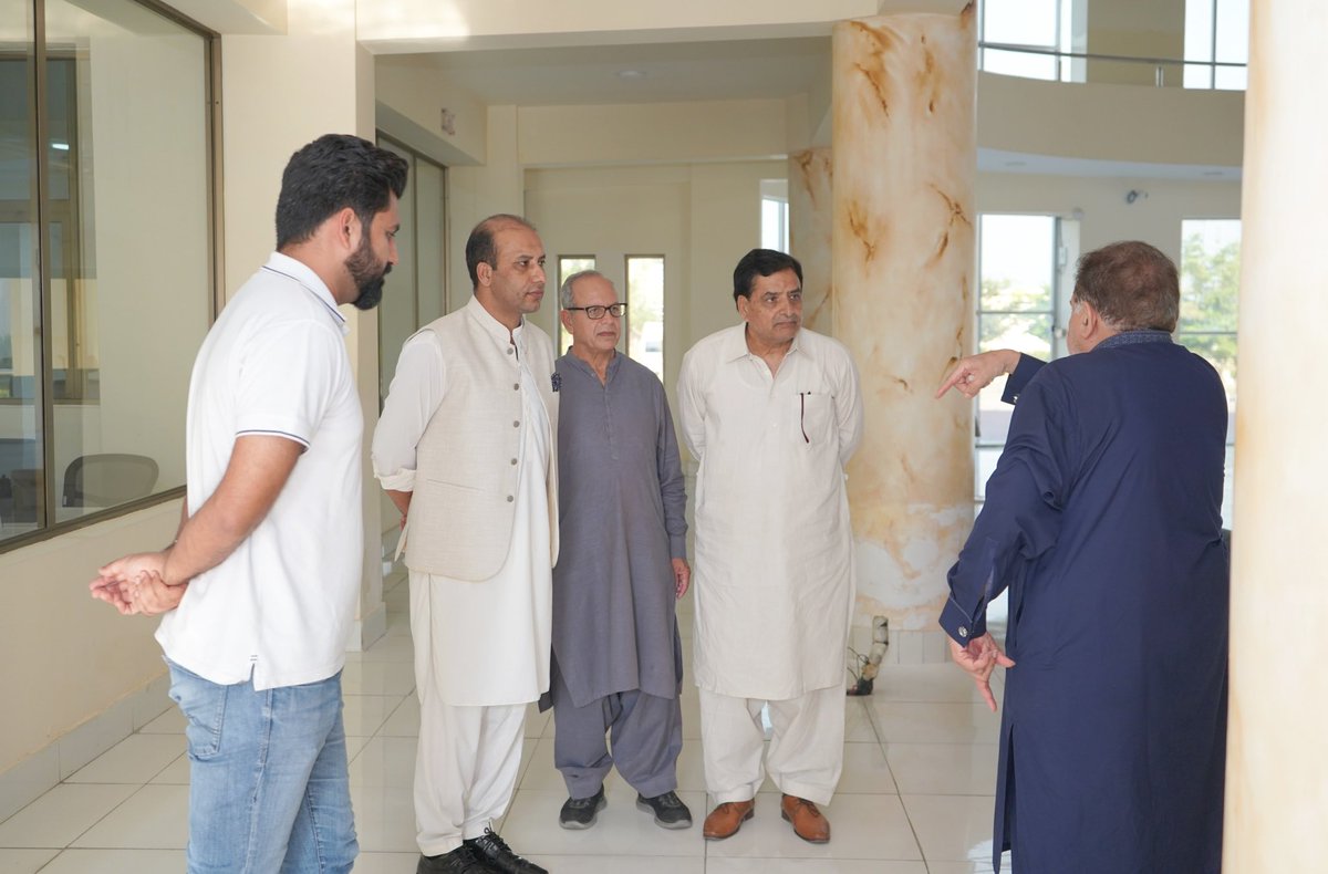 SDK_CD's tweet image. Visit by Altaf Hamid Rao, Station Chief Reporter of the Associated Press of Pakistan, to KORT Educational Complex

During the visit, Mr. Rao toured various departments and commended the exceptional work being done for underprivileged children.

#visit #work #press #pakistan