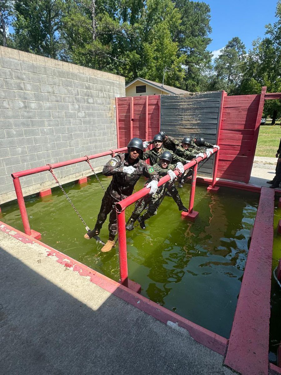 U.S. Army South (@armysouth) on Twitter photo Congrats to the <a href="/exercitooficial/">Exército Brasileiro 🇧🇷</a> NCOs 🇧🇷 for completing <a href="/DoDWHINSEC/">Forge</a> #BLC at @MCoEFortMoore! The Brazilian and U.S. soldiers worked side by side to strengthen bonds.
<a href="/Southcom/">U.S. Southern Command</a> • <a href="/USArmy/">U.S. Army</a> • <a href="/DeptofDefense/">Department of Defense 🇺🇸</a> Congrats to the <a href="/exercitooficial/">Exército Brasileiro 🇧🇷</a> NCOs 🇧🇷 for completing <a href="/DoDWHINSEC/">Forge</a> #BLC at @MCoEFortMoore! The Brazilian and U.S. soldiers worked side by side to strengthen bonds.
<a href="/Southcom/">U.S. Southern Command</a> • <a href="/USArmy/">U.S. Army</a> • <a href="/DeptofDefense/">Department of Defense 🇺🇸</a>