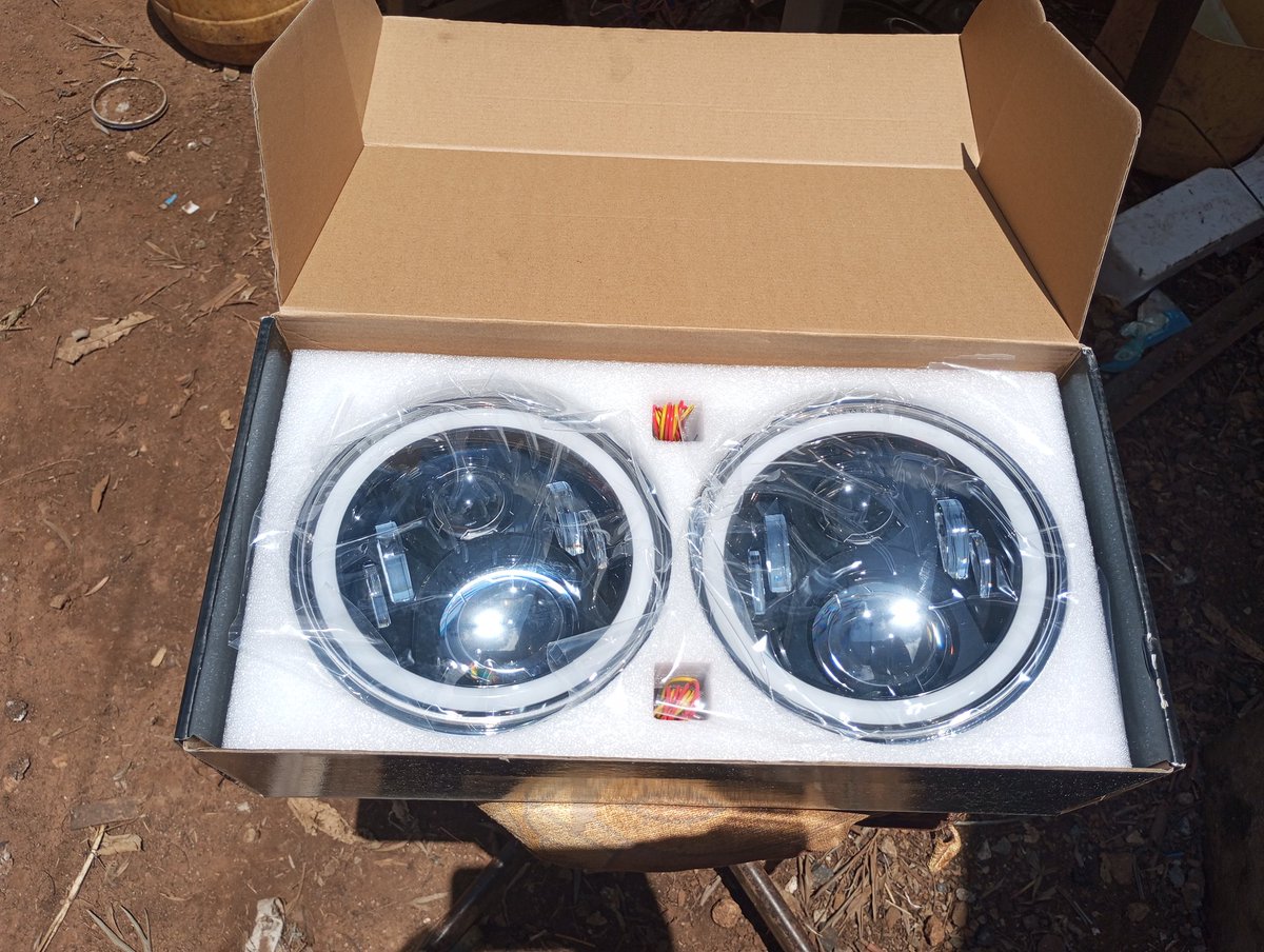 Shani_Electrics's tweet image. 7 Inch Led Headlights for the bug,
Thats 200w of led light
#ProjectBug.