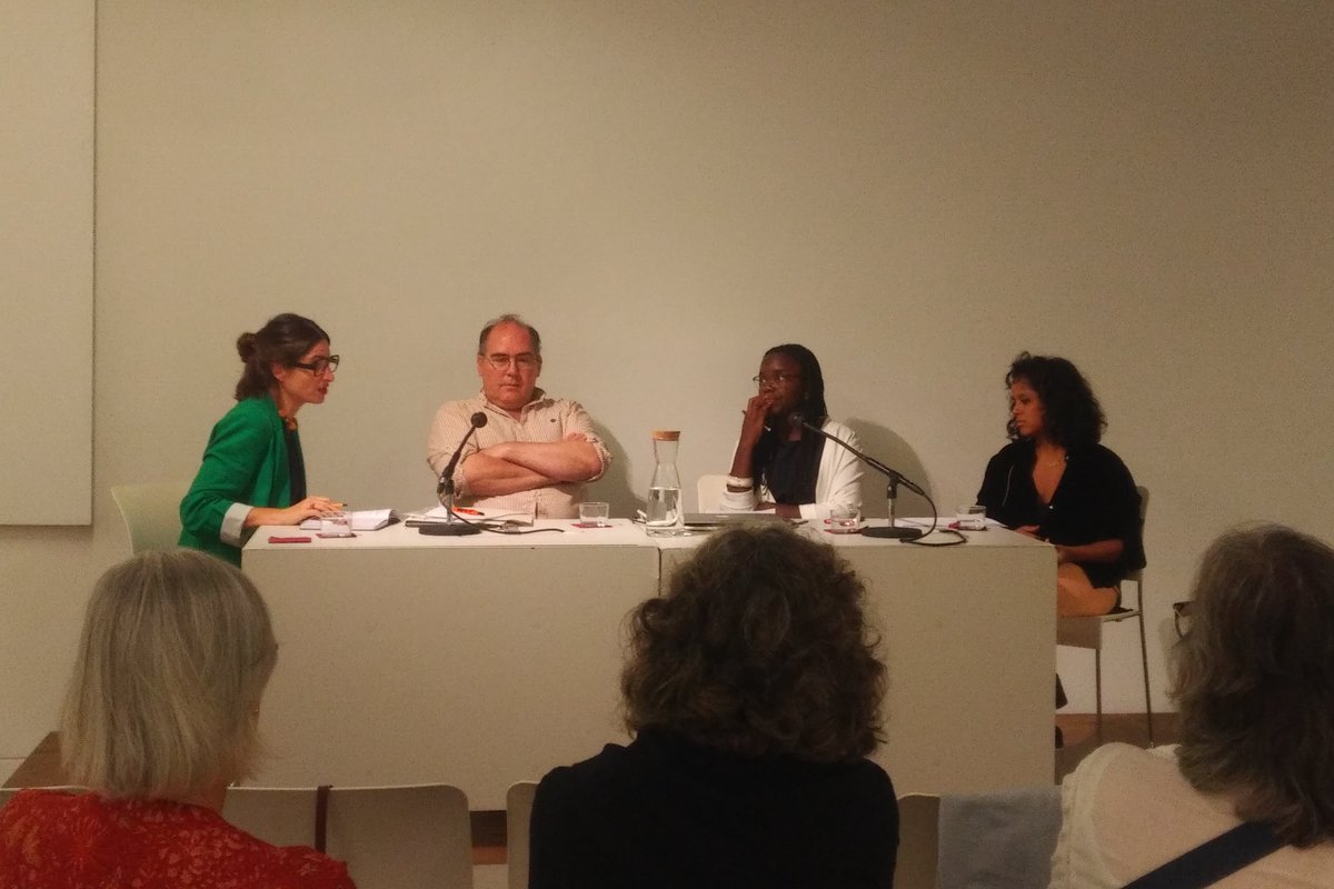 Es clou el seminari "Arquitectures de la pell" amb un debat obert dels ponents amb el públic sobre les temàtiques tractades a les dues conferències d'avui.

museutapies.org/event/seminari…