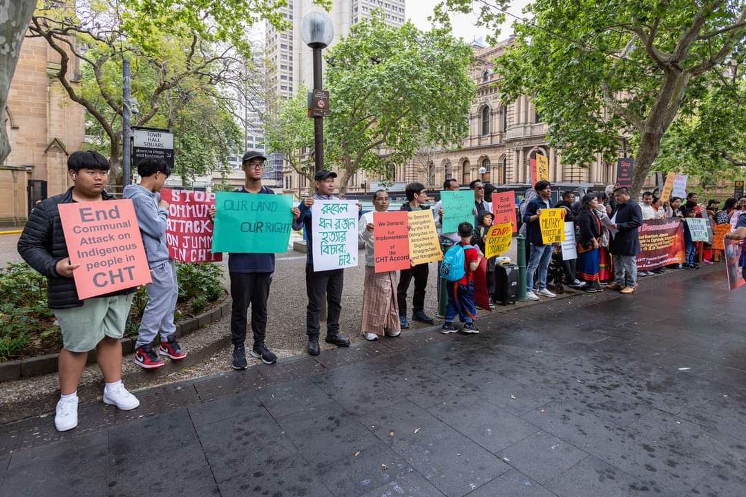 Ronaldchakma615's tweet photo. In protest against the burning and looting of the indigenous  houses and shops by settler Bengalis in the Chittagong Hill Tracts, the Indigenous's  living there held a protest rally in Melbourne.
 #justforIndigenous
#justiceforCHT
#HumanRightsViolations
#humanrights
#SaveCHT https://t.co/XikpHPWPV5