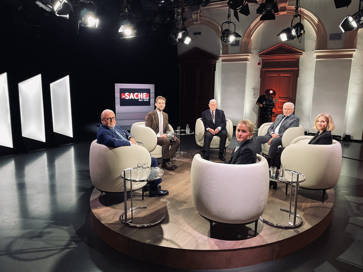 ORF III (@orfdrei) on Twitter photo Jetzt LIVE in #zurSACHE:
Nach der Wahl ist vor dem Regierungspoker - Wer hat dabei die besseren Karten?
Bei <a href="/ReinerReitsamer/">Reiner Reitsamer</a> diskutieren Hannes Androsch, Andreas Mölzer, <a href="/RosamWolfgang/">Wolfgang Rosam</a>, Johanna Hager & <a href="/c_pausackl/">Christina Pausackl</a>. Jetzt LIVE in #zurSACHE:
Nach der Wahl ist vor dem Regierungspoker - Wer hat dabei die besseren Karten?
Bei <a href="/ReinerReitsamer/">Reiner Reitsamer</a> diskutieren Hannes Androsch, Andreas Mölzer, <a href="/RosamWolfgang/">Wolfgang Rosam</a>, Johanna Hager & <a href="/c_pausackl/">Christina Pausackl</a>.