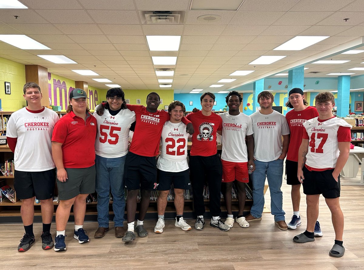 Championsforli1's tweet photo. Readers and leaders... several of our @WarriorsCHS players spent their morning reading with their friends at @RMMES_STEM. Nothing like a good book,a good friend and a smile to get your gameday started off right!
@CHS_Warriors @CoachAdamHolley @CcsdCares @CcsdMedia https://t.co/icEaymkjbs