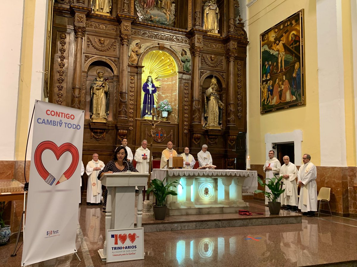 Damos gracias a Dios en la eucaristía por estos 100 años de educar en libertad al pueblo de Alcázar de San Juan. Un siglo de compromiso con la formación integral de generaciones. ¡Felicidades, Trinitarios! #Trinitarios #100AñosEducandoEnLibertad <a href="/TrinitariosAL/">TRINITARIOS ALCÁZAR</a> <a href="/aytoalcazar/">Ayto Alcazar</a>