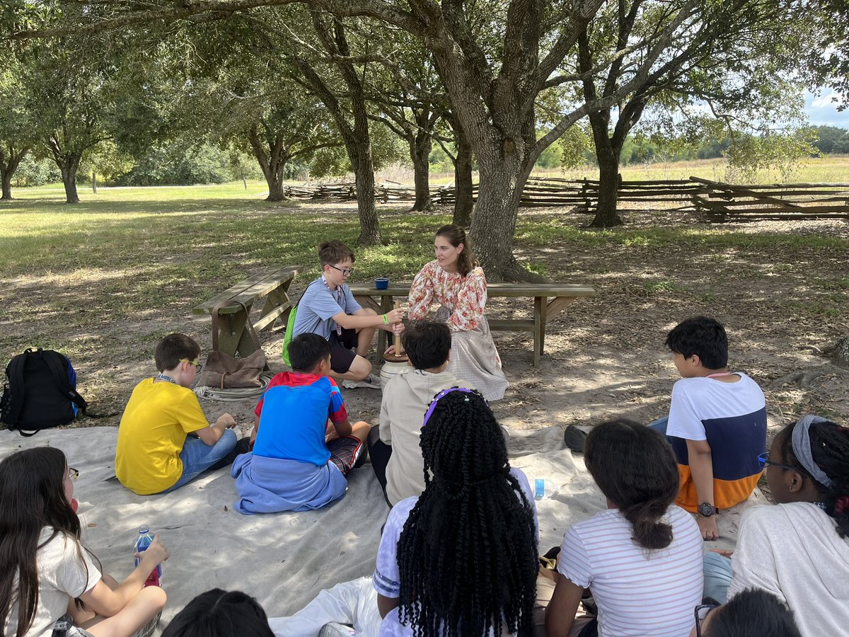LaProfeMoni's tweet photo. We are churning butter and learning how to live in the 1800βs on the farm. @JaneWessendorff @LamarCISD #InnovativeDay https://t.co/E46Xn6r8Se