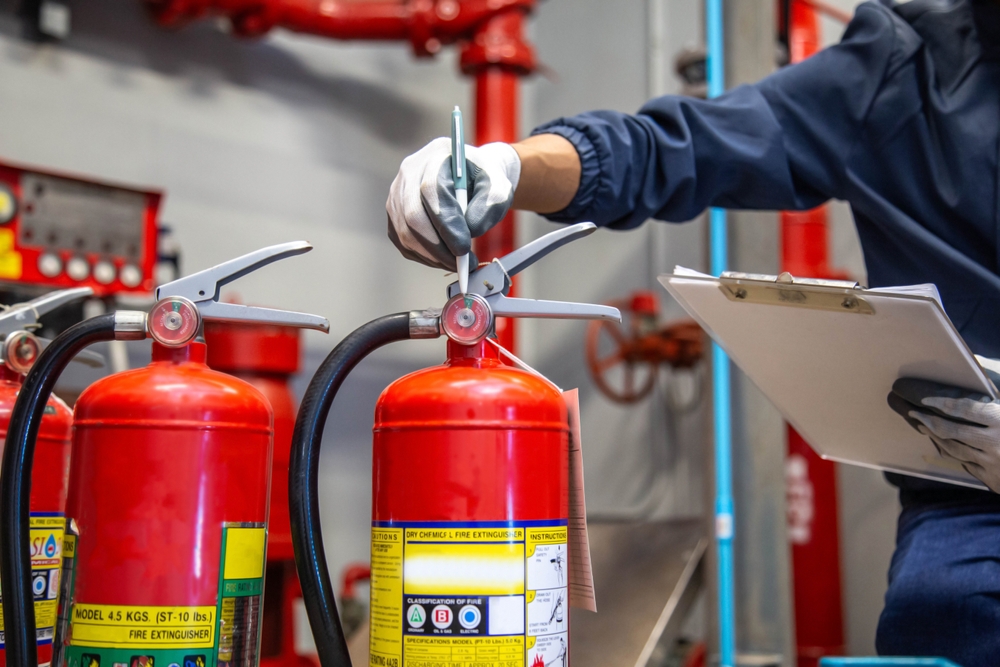 AllfireL's tweet photo. We sell fire extinguisher enclosures, cabinets, and DOT-certified truck extinguishers. Our technicians service all makes, recharge as needed, and offer hydro testing—ensuring your extinguisher is ready when it matters most.

#FireSafety #ExtinguisherService #FirePreventionFriday https://t.co/YmpWgTrT4v
