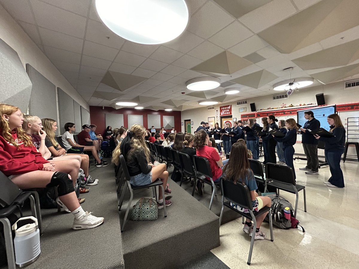 Today, we received a visit from the Missouri Baptist University Chamber Choir from Saint Louis, Missouri under the direction of Dr. Jordan Cox. The students got to listen to a performance by the Chamber Choir, then got to trade places and perform for them!