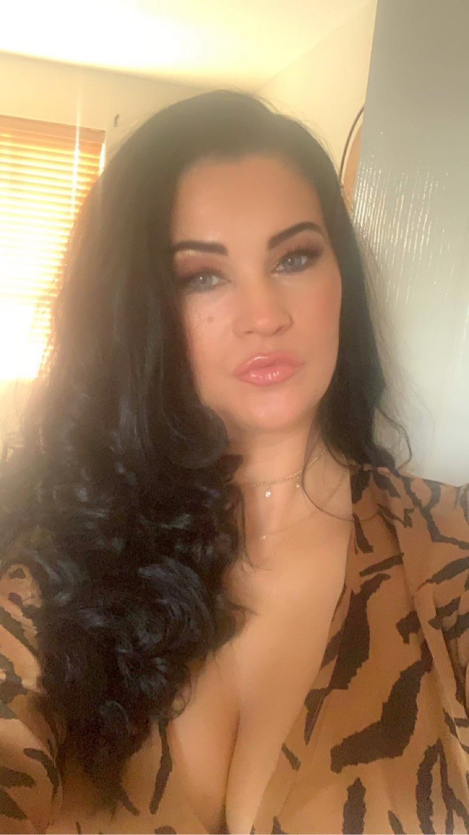 Queenbee20221's tweet image. Always look on the bright side of life 😙😙😙😙😙😙