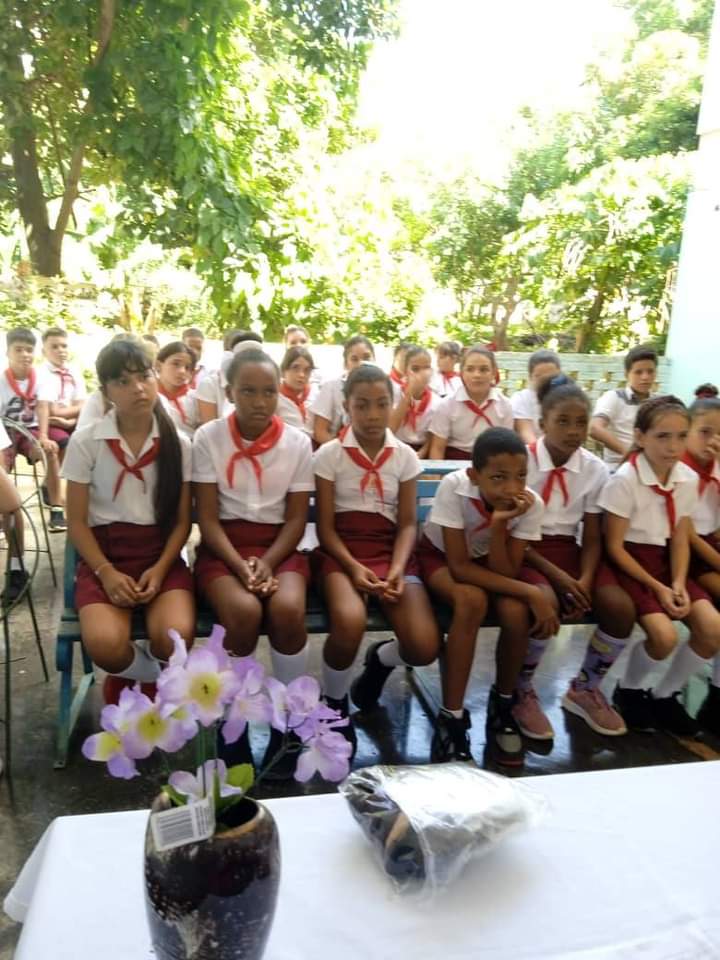 "Diga no a las drogas"
Se realiza en la escuela primaria "Invasión a Las Villas",  charla motivacional educativa sobre el efecto negativo que causan las drogas  y sus  consecuencias en el ser humano. 
#NoALasDrogas
#CubaMined
#ArtemisaJuntosSomosMás <a href="/btan0987/">Naima Ariatne Trujillo</a> <a href="/DiazCanelB/">Miguel Díaz-Canel Bermúdez</a>