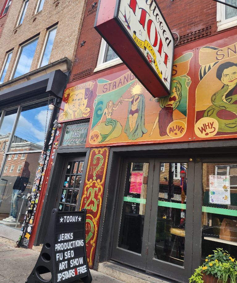 FUSED OR BUST!
#SupportLocalArt at @tmoms for #FusedUnderground ! A night of #ART #HORROR &amp; #BOOZE !
20 local artists,  costume contest, &amp; good times! 
Doors at 5pm 21+ FREE!