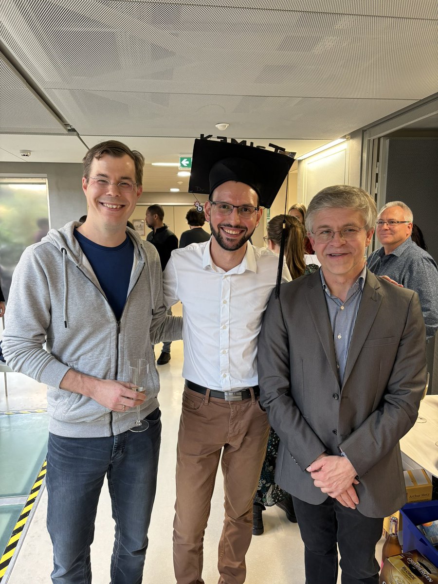 WeilTanja's tweet photo. Congratulations to our newly minted Dr. Kevin Ziegler! His project was a joint collaboration with Prof Vincent Ball from UNISTRA on electropolymerized catechols in @SynatschkeLab subgroup. https://t.co/HdwKkraD9r