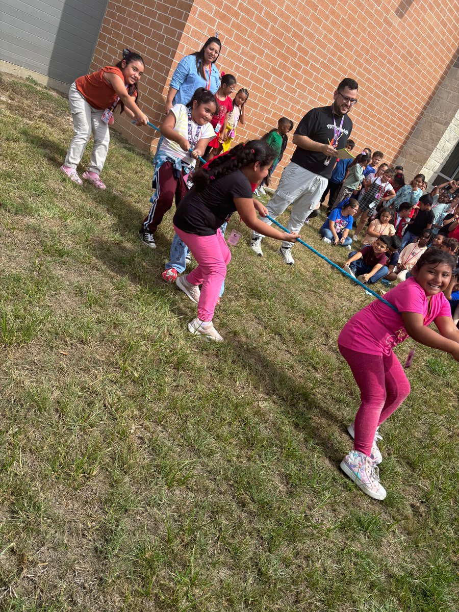 Knayala115's tweet photo. Forces activity #2ndgrade @ClevelandISDTX https://t.co/W7DyFcYFac