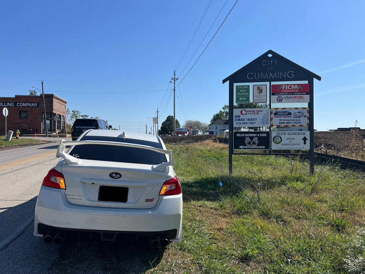 Subourunerd's tweet photo. Best part about road tripping is stumbling across quaint little towns you’d otherwise never see https://t.co/l5s99k4L23