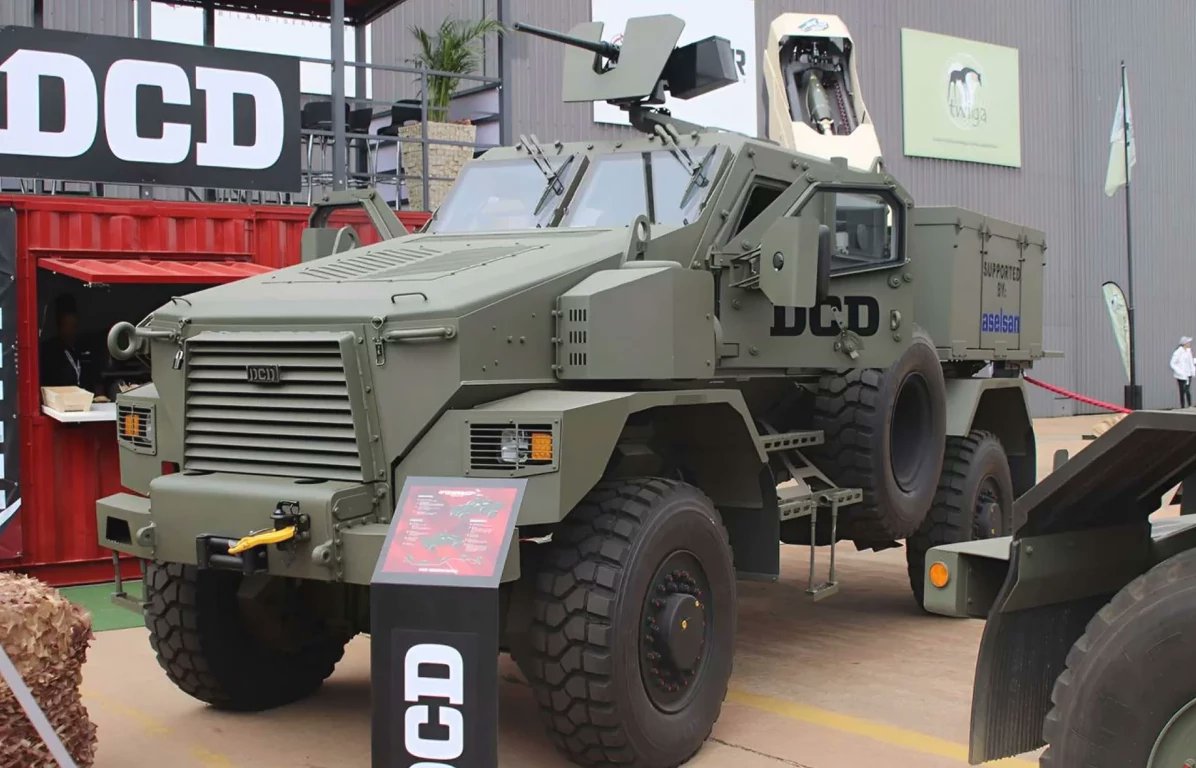 TurkishCentury's tweet image. South Africa's #Springbuck-XD 4x4 from #DCDProtectedMobility is now available with the Turkish #ALKAR 120mm mortar from @aselsan! ALKAR is an advanced mortar system that supports all ammo types &amp;amp; provides pinpoint accuracy from 8km! 🇿🇦🇹🇷 Brochure: aselsan.com/tr/savunma/uru… #Aselsan