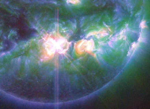 3CatInfo's tweet photo. L'explosió de la taca solar AR3842 podria fer que es veiessin aurores boreals a Catalunya aquest cap de setmana https://t.co/cDHLJxZi9L #ElTemps3Cat https://t.co/VBLF1wEyu9